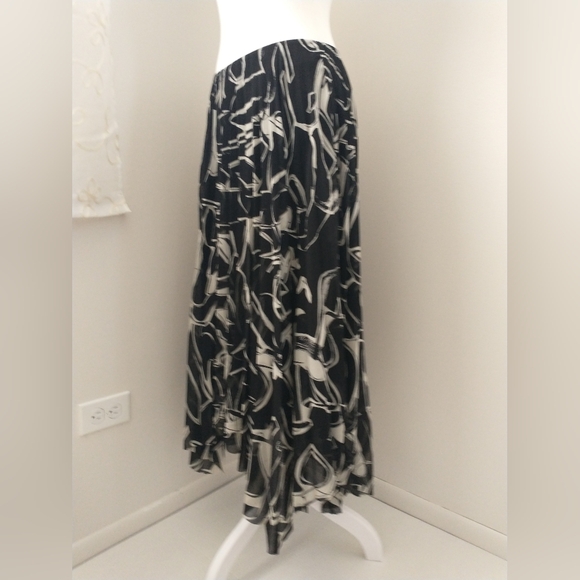 & Other Stories Los Angeles floral pleated midi skirt 4 - Picture 2 of 7